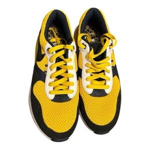 Nike Air Max U of M Michigan Yellow Navy Men’s 7 | New Never Worn